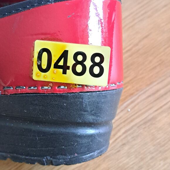 Sanita Pro Piper Women’s 6.5 7 US EU 37 Red Dye Patent Clogs Comfort - Picture 12 of 12